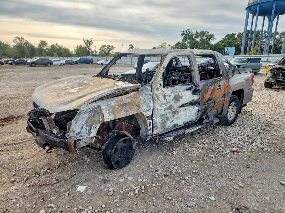 منظر 2002 CHEVROLET AVALANCHE C1500، زاوية 1