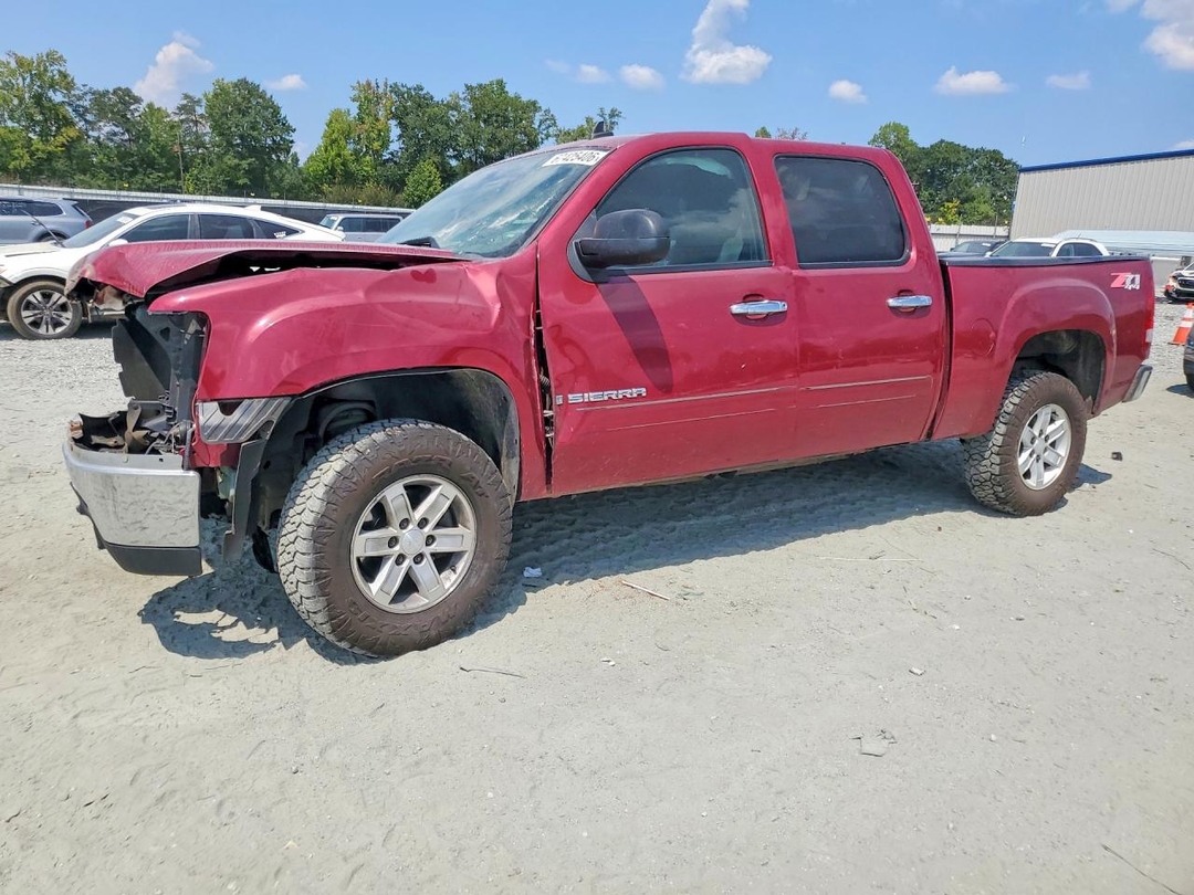 Vue de 2007 GMC NEW SIERRA K1500, angle 1