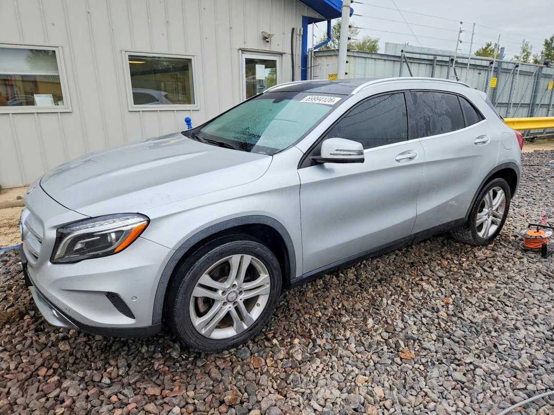 منظر 2015 MERCEDES-BENZ GLA 250 4MATIC، زاوية 1