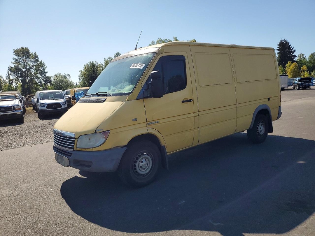 منظر 2004 FREIGHTLINER SPRINTER، زاوية 1