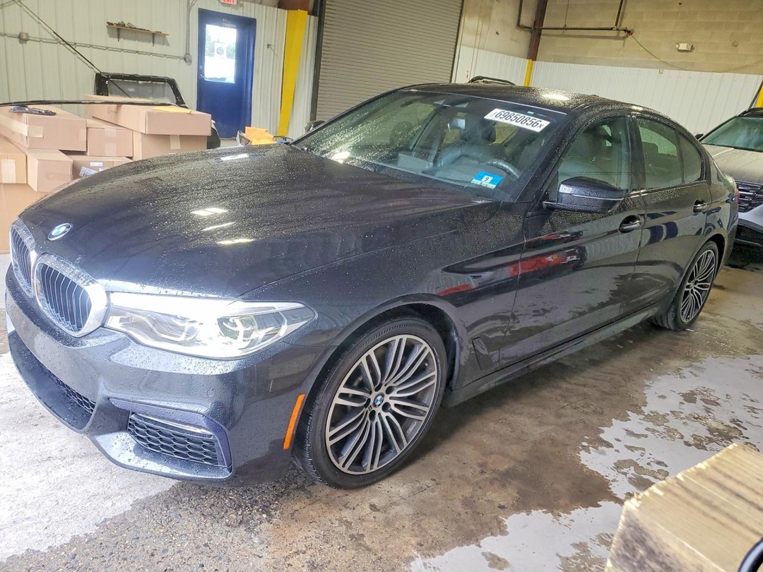 منظر 2018 BMW 530 XI، زاوية 1