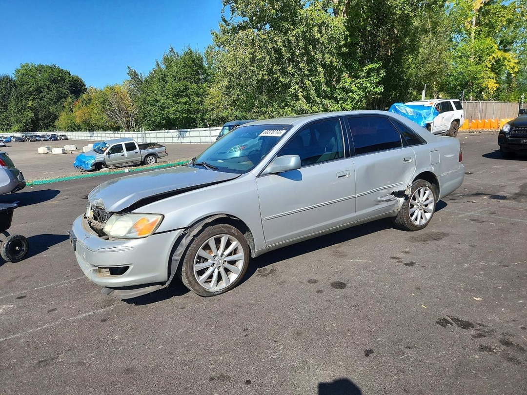 Vista de 2004 TOYOTA AVALON XLS, ángulo 1