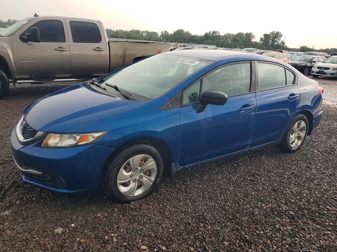 Vue de 2014 HONDA CIVIC LX, angle 1