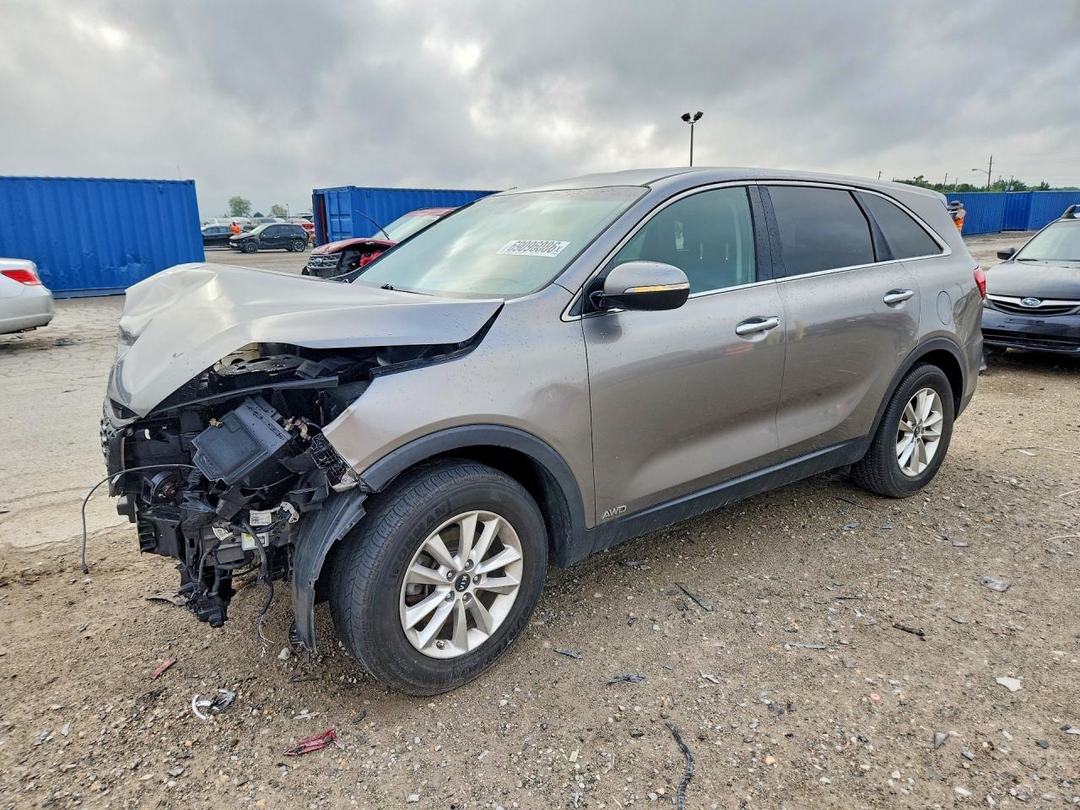 Vista de 2019 KIA SORENTO LX, ángulo 1