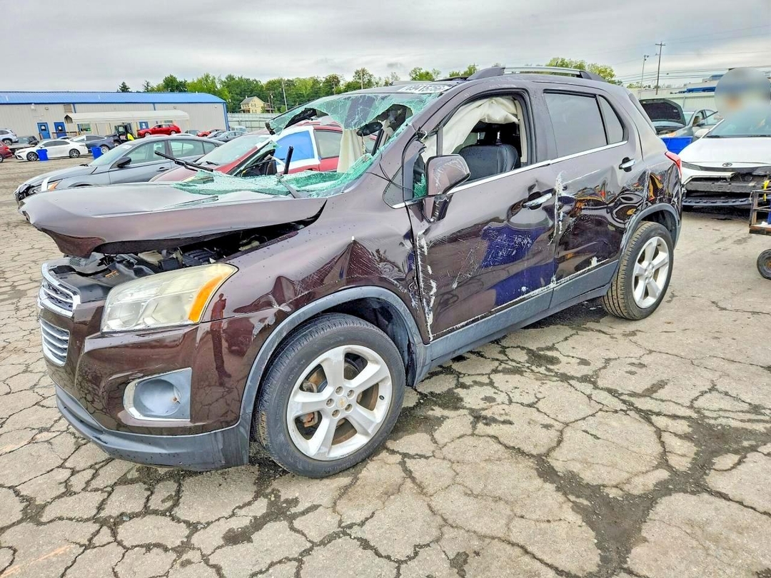 Вид 2016 CHEVROLET TRAX LTZ, угол 1