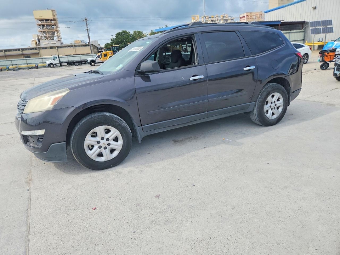Вид 2017 CHEVROLET TRAVERSE LS, угол 1