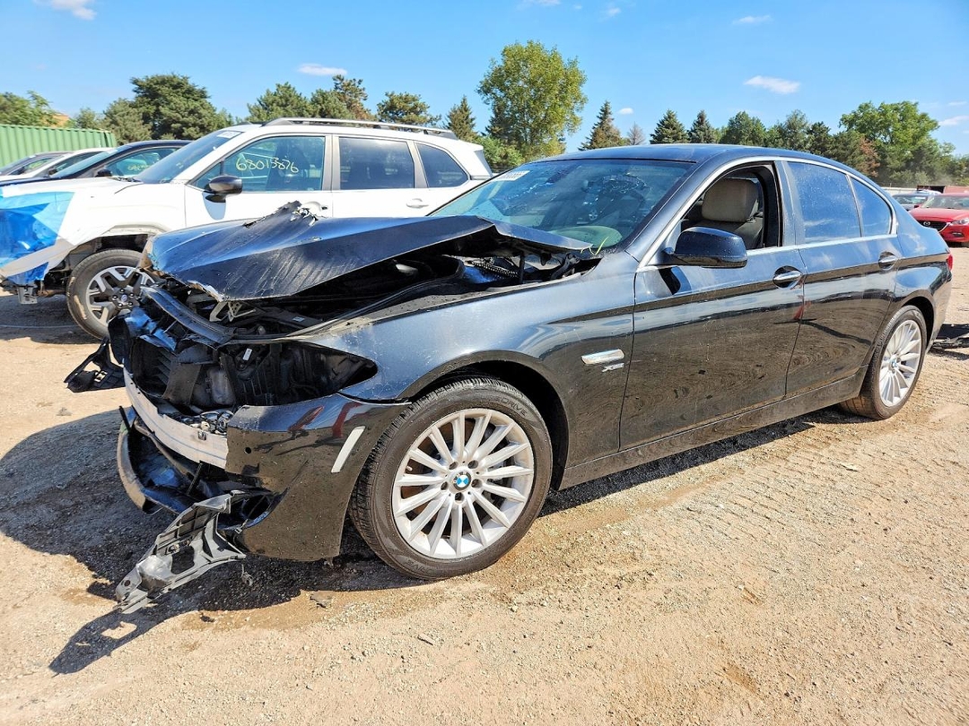 Vue de 2011 BMW 535 XI, angle 1