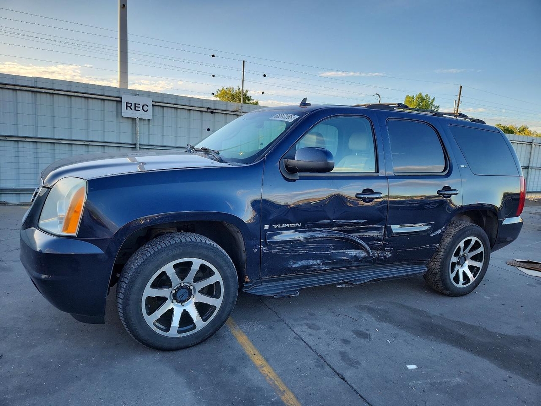منظر 2007 GMC YUKON، زاوية 1
