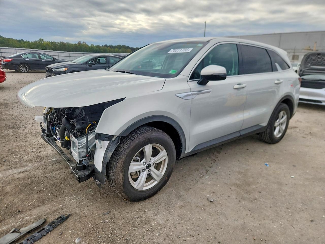 Vue de 2026 KIA SORENTO LX, angle 1