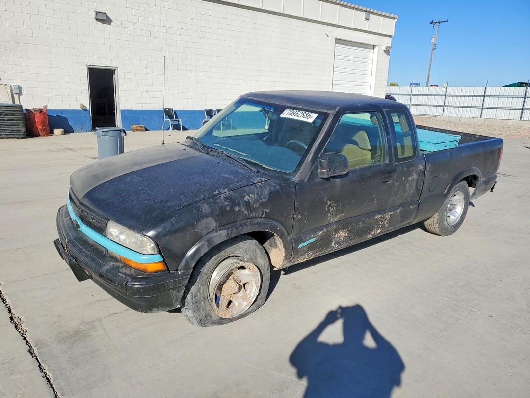 Vista de 1997 CHEVROLET S TRUCK S10, ángulo 1