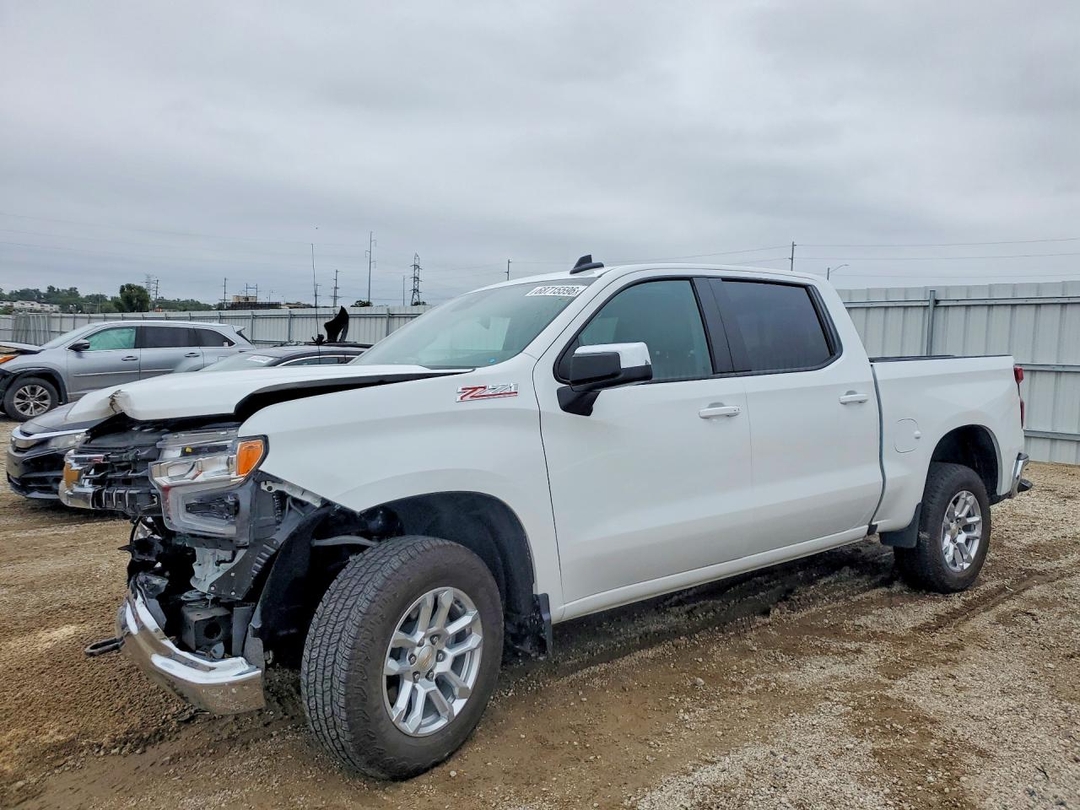 Вид 2024 CHEVROLET SILVERADO K1500 LT, угол 1