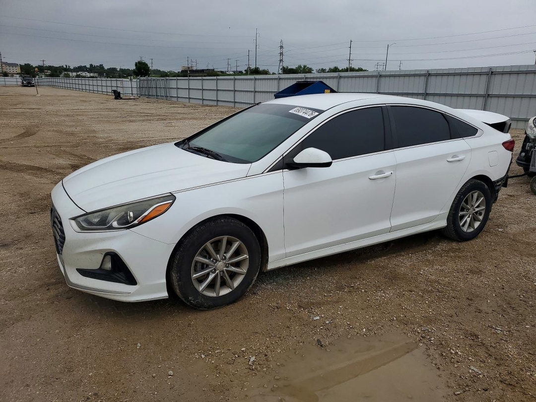 Vue de 2018 HYUNDAI SONATA SE, angle 1