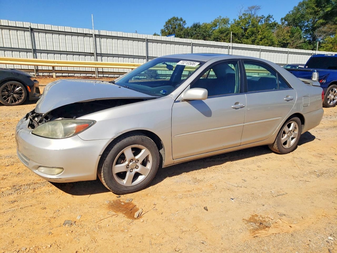 Вид 2004 TOYOTA CAMRY SE, угол 1