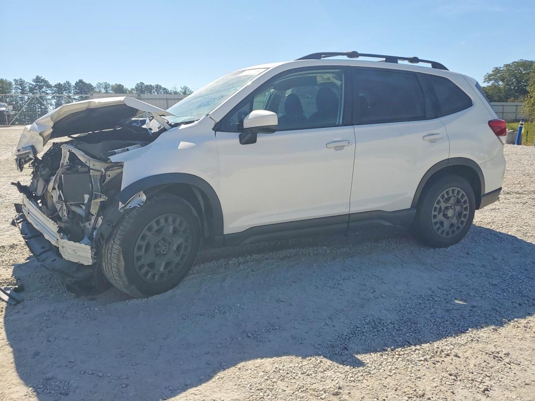 Vue de 2021 SUBARU FORESTER PREMIUM, angle 1