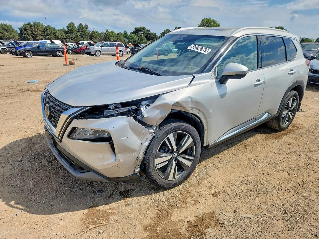 Вид 2021 NISSAN ROGUE SL, угол 1