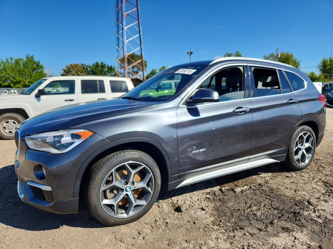 Vue de 2017 BMW X1 XDRIVE28I, angle 1