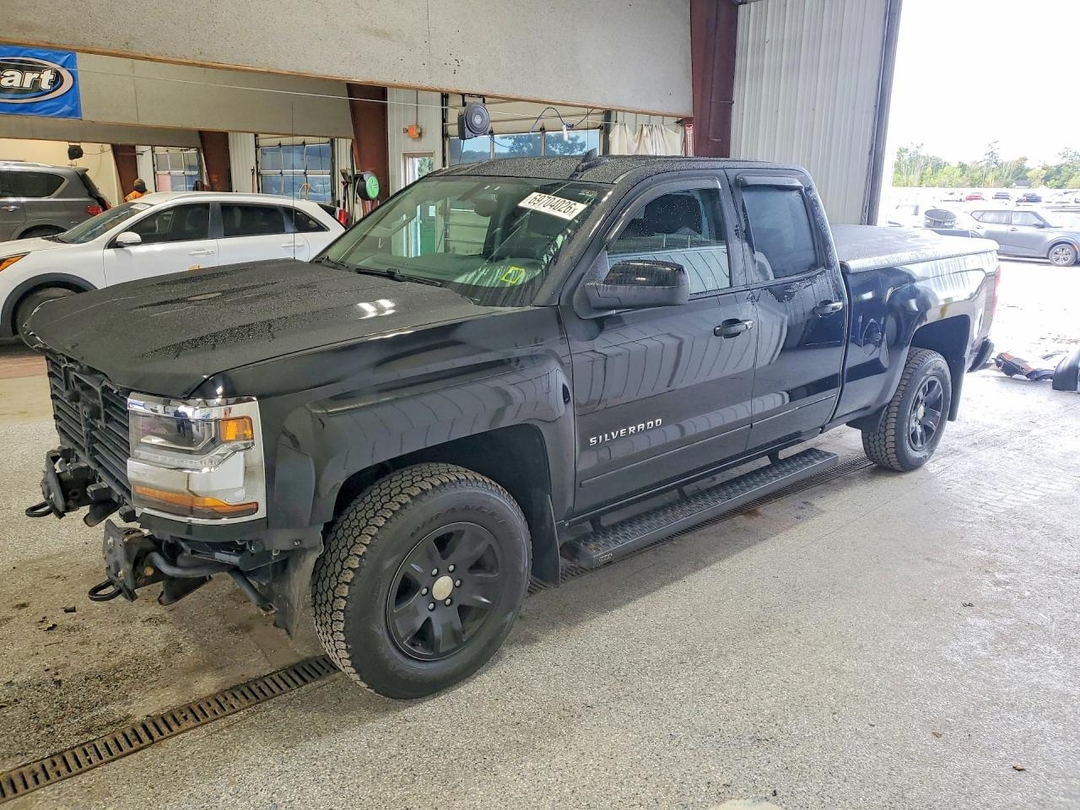 Vedere 2018 CHEVROLET SILVERADO K1500 LT, unghi 1