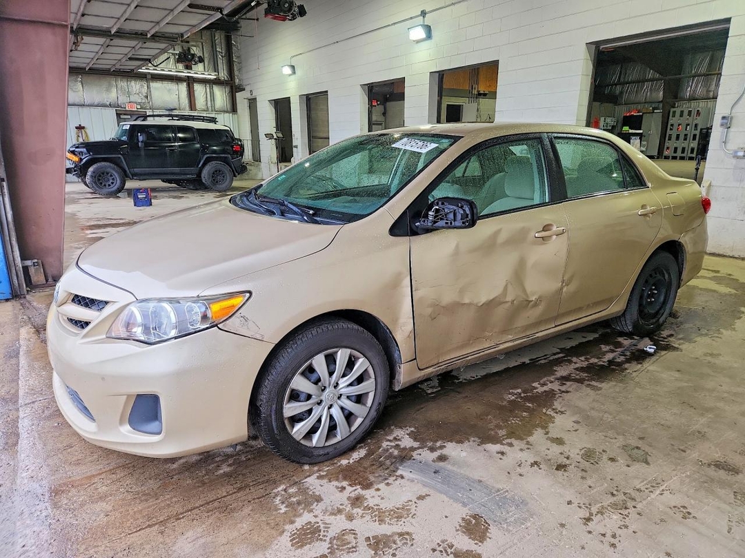 منظر 2012 TOYOTA COROLLA LE، زاوية 1