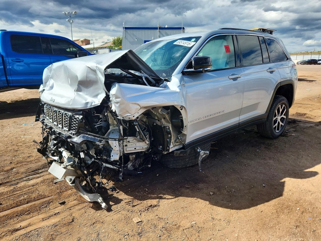 Вид 2025 JEEP GRAND CHEROKEE LIMITED, угол 1