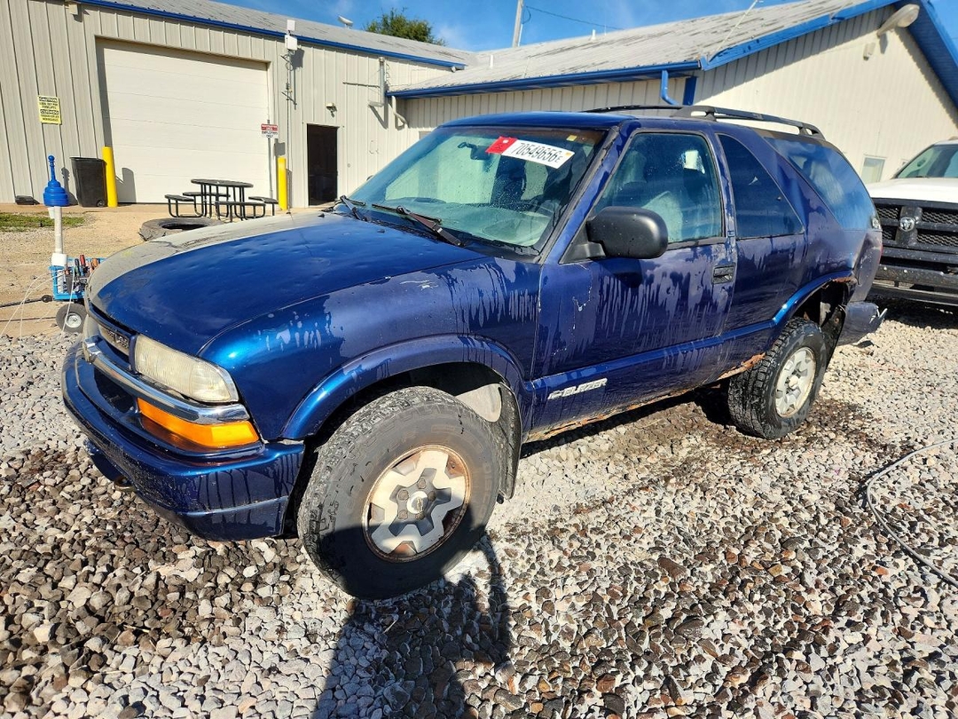 Vue de 2002 CHEVROLET BLAZER, angle 1