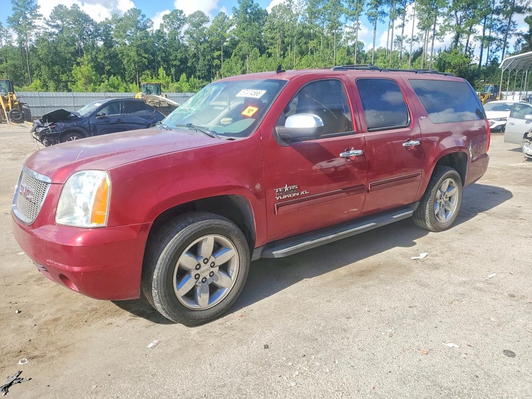 Vista de 2009 GMC YUKON XL C1500 SLT, ángulo 1