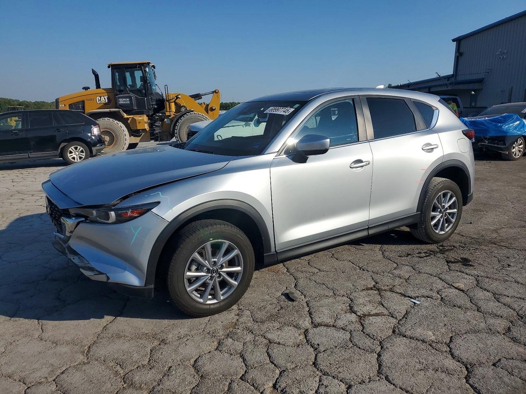 Vue de 2023 MAZDA CX-5 PREFERRED, angle 1