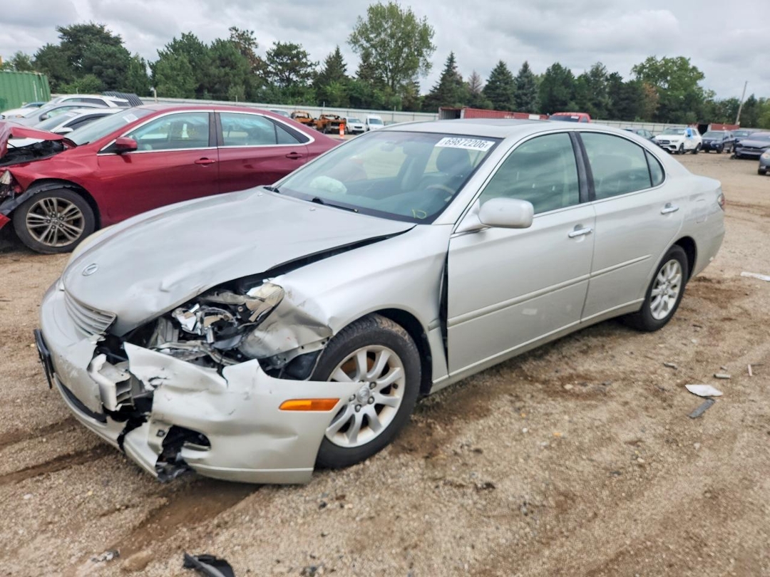 Vista de 2002 LEXUS ES 300, ángulo 1