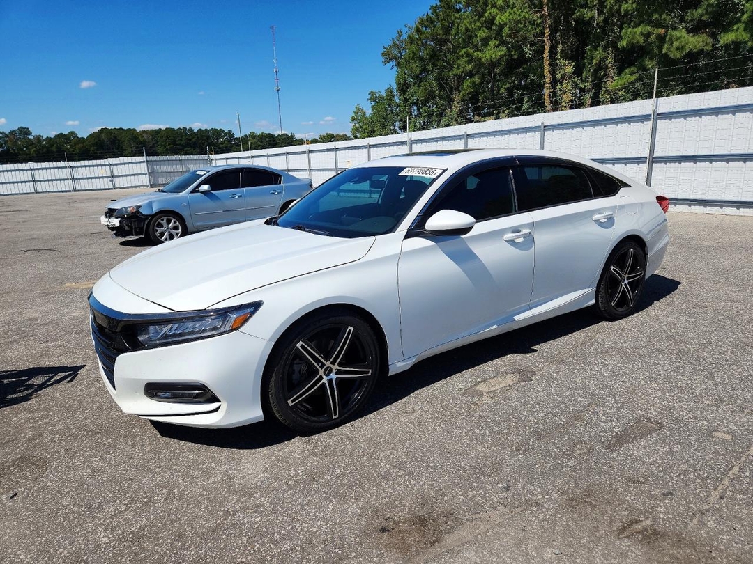 Vue de 2018 HONDA ACCORD SPORT, angle 1