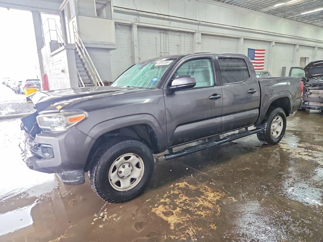 Vue de 2020 TOYOTA TACOMA SR, angle 1