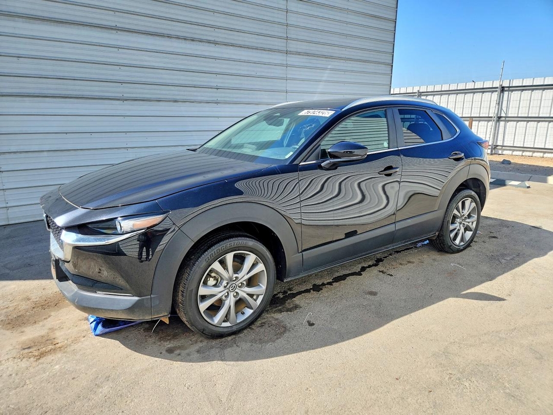 Вид 2025 MAZDA CX-30 PREFERRED, угол 1