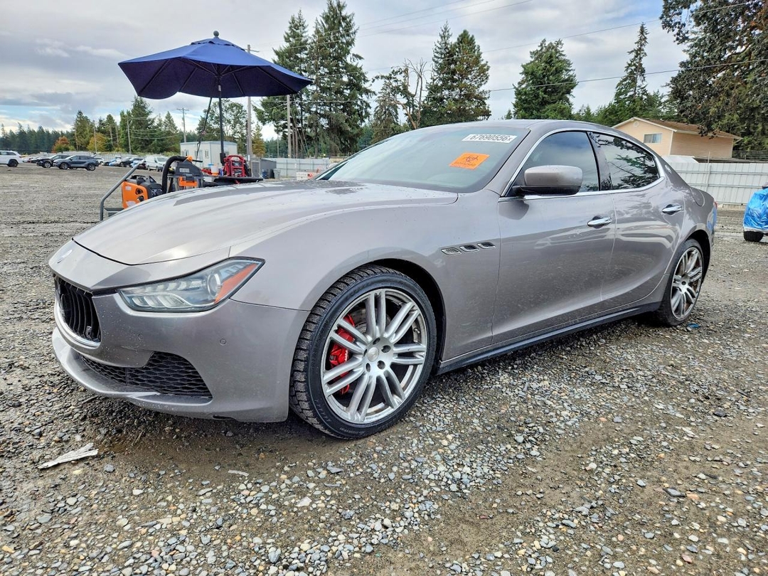 Vue de 2016 MASERATI GHIBLI S, angle 1