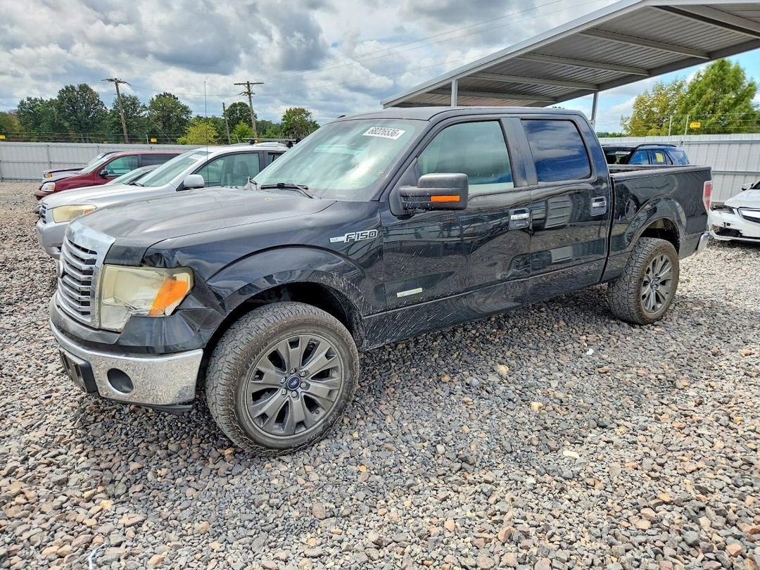 Vue de 2011 FORD F150 SUPERCREW, angle 1