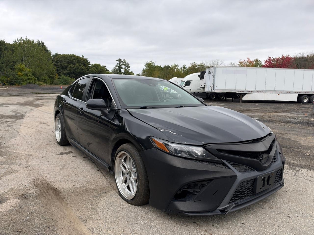 Vedere 2021 TOYOTA CAMRY SE, unghi 1