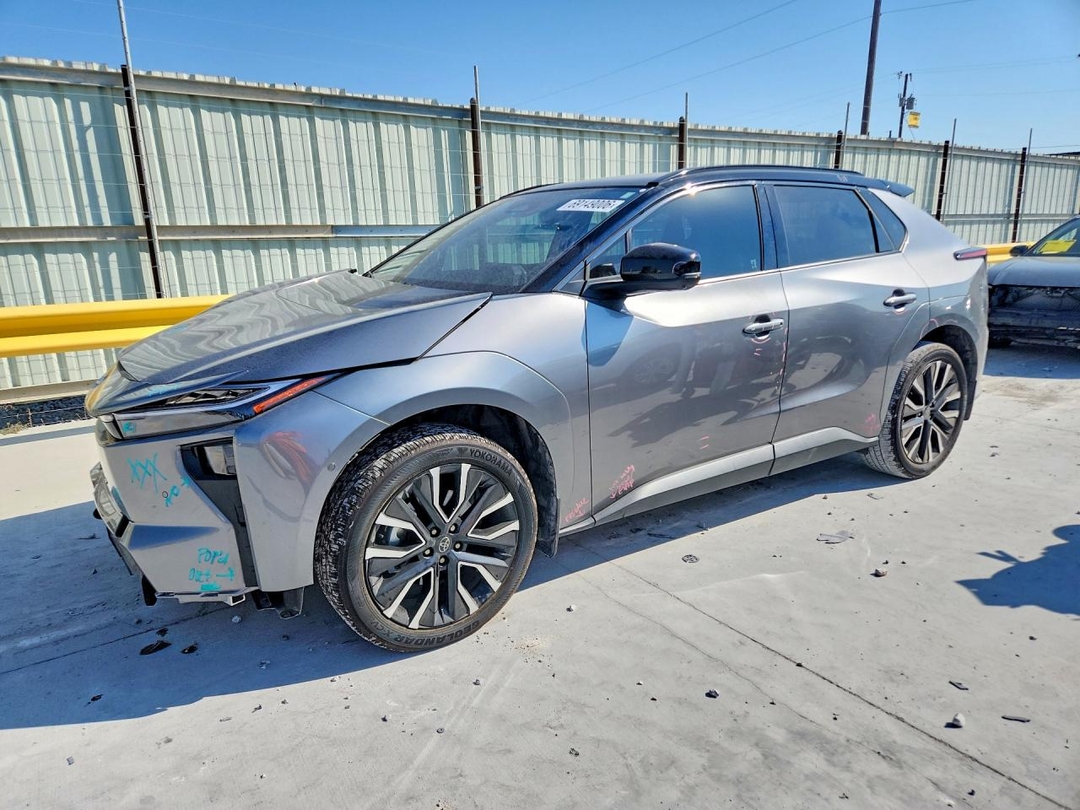 Vue de 2026 TOYOTA BZ LIMITED, angle 1