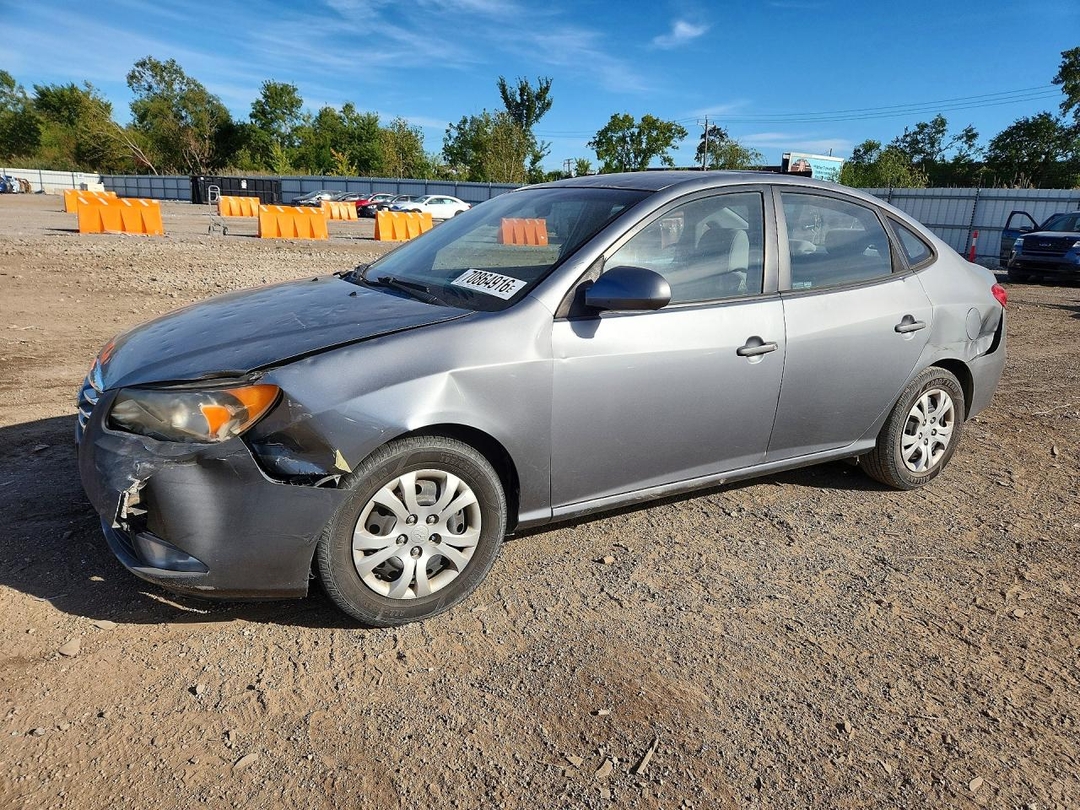 Vue de 2010 HYUNDAI ELANTRA GLS, angle 1