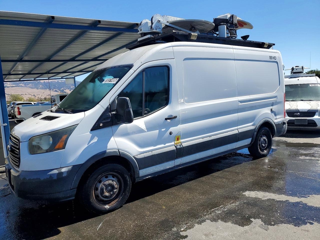 Vista de 2015 FORD TRANSIT T-350, ángulo 1
