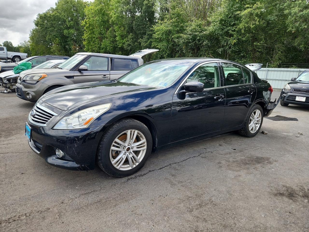 Vue de 2012 INFINITI G37 SEDAN X, angle 1