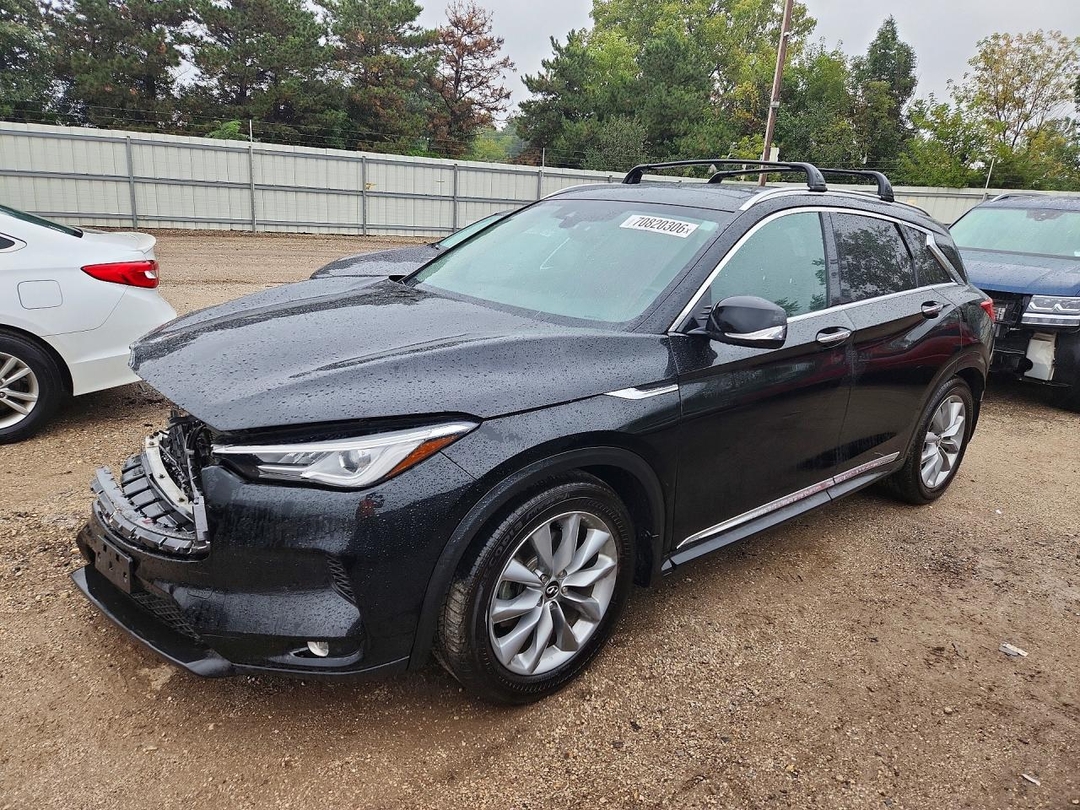 Vue de 2019 INFINITI QX50 LUXE, angle 1