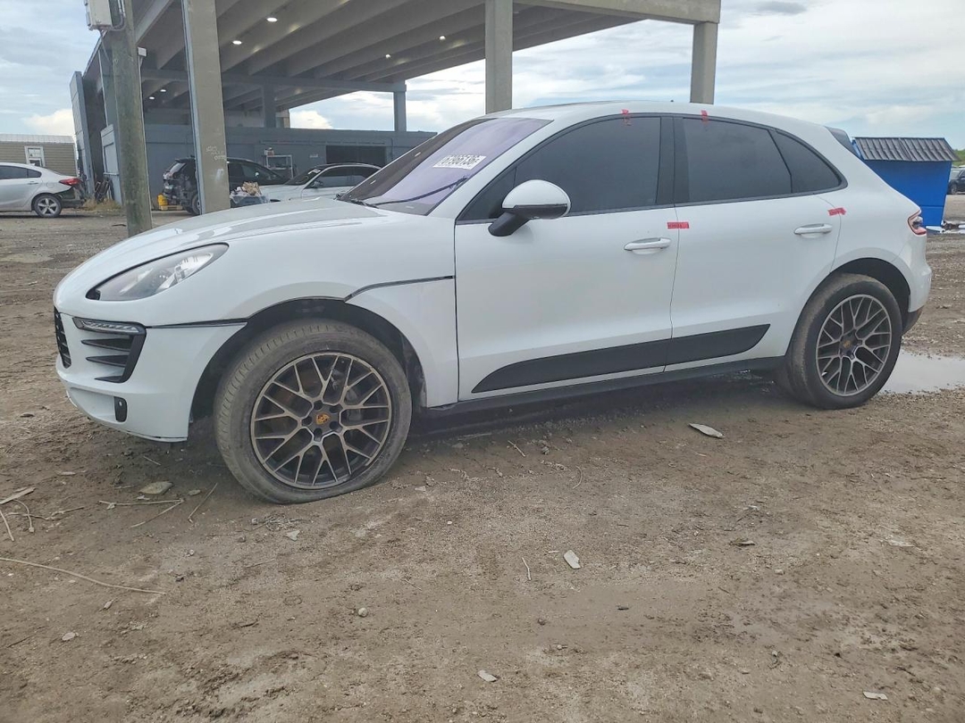 Vue de 2016 PORSCHE MACAN S, angle 1