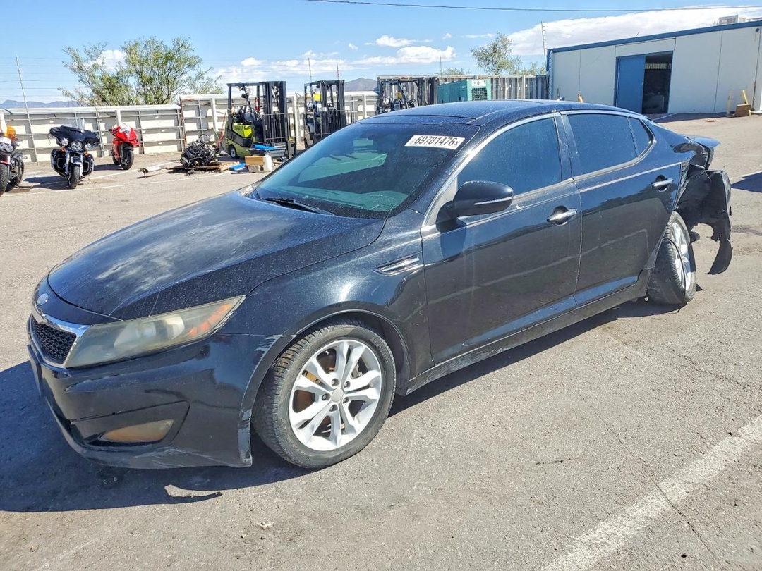 Vue de 2013 KIA OPTIMA EX, angle 1