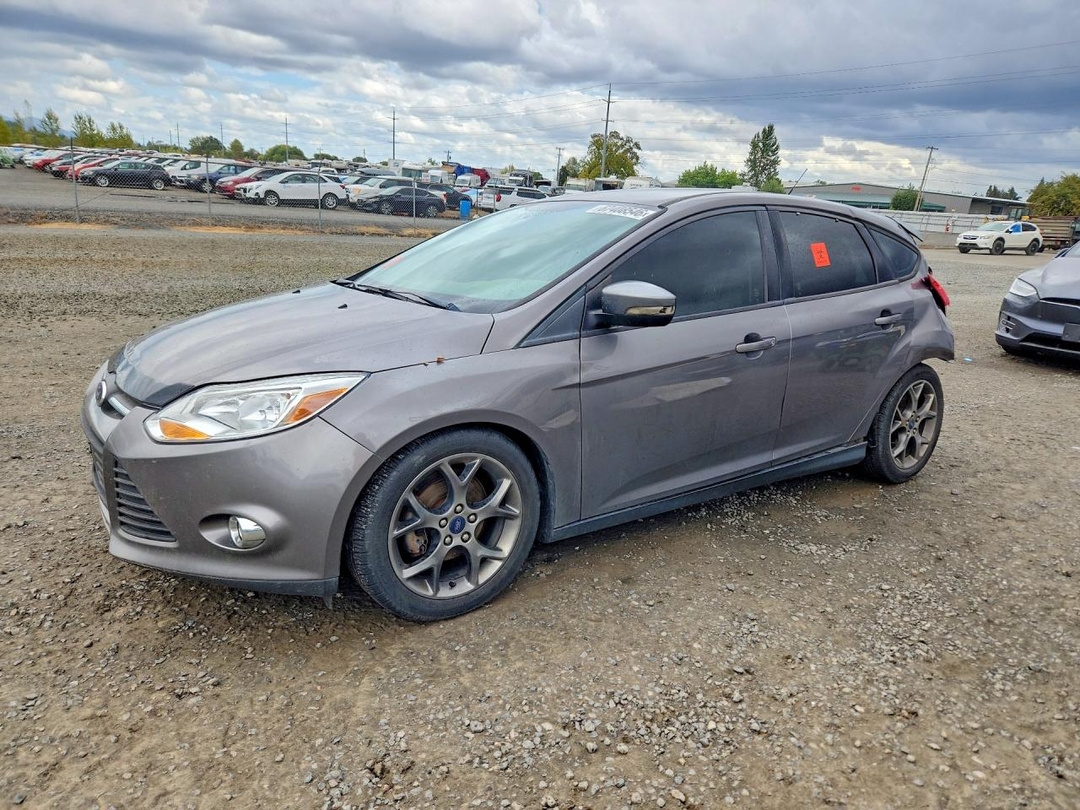 منظر 2014 FORD FOCUS SE، زاوية 1