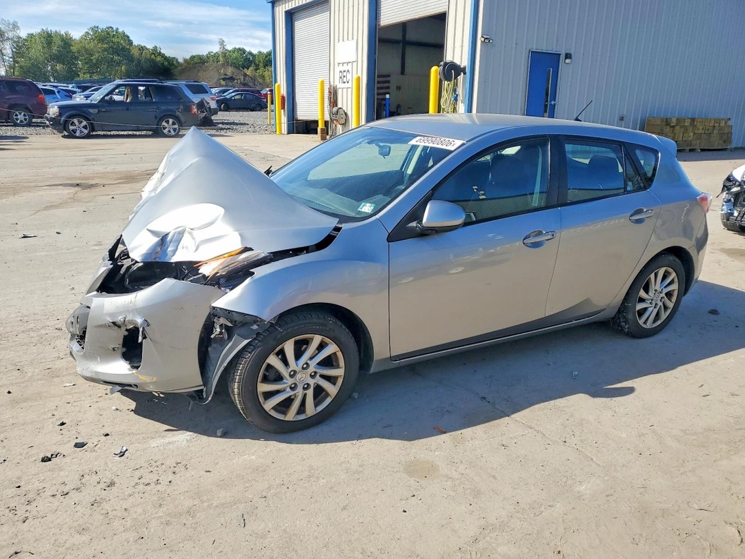 Vue de 2012 MAZDA 3 I, angle 1