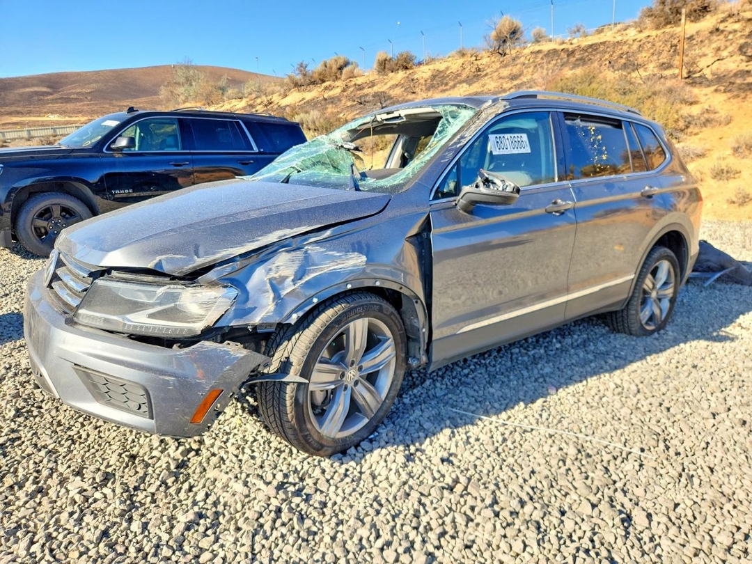 Vue de 2021 VOLKSWAGEN TIGUAN SE, angle 1