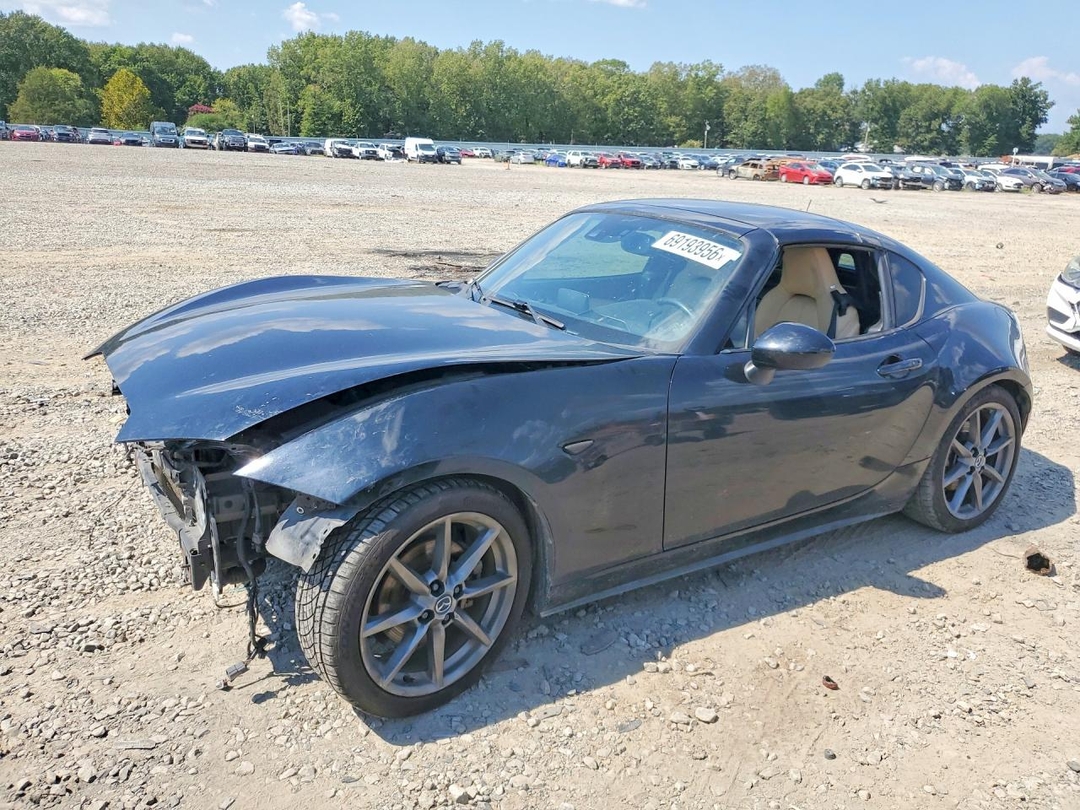 Vue de 2017 MAZDA MX-5 MIATA GRAND TOURING, angle 1