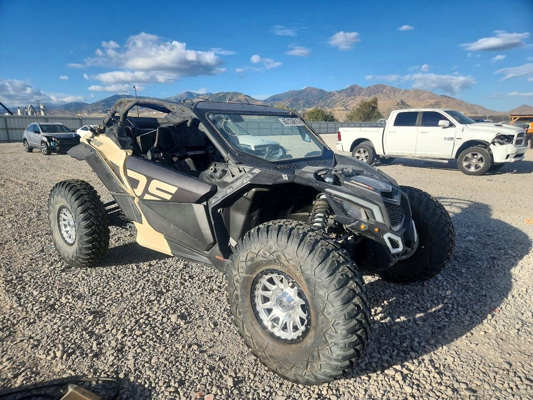 Вид 2021 CAN-AM MAVERICK X3 UTILITY VEHICLE, угол 1