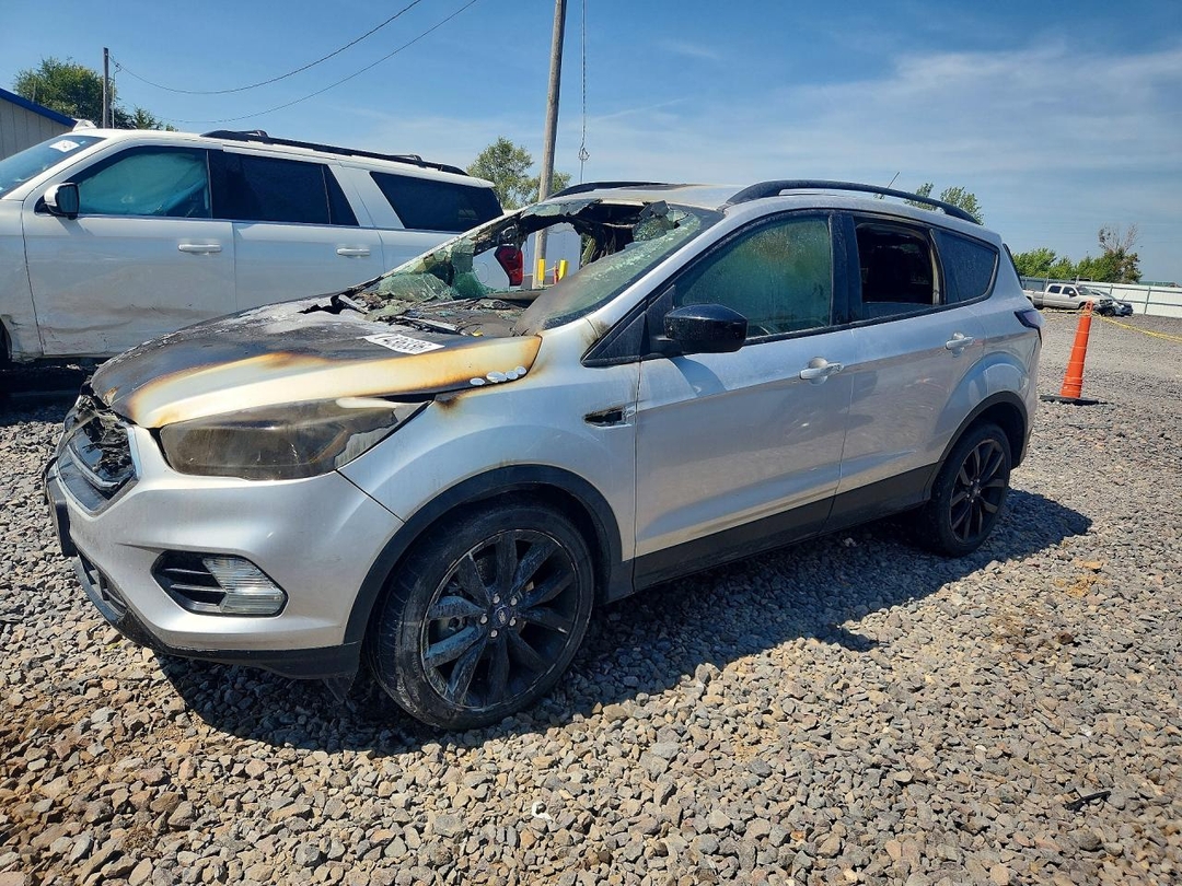 Vista de 2018 FORD ESCAPE SE, ángulo 1