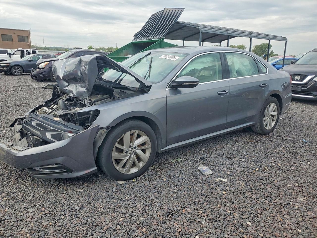 Vue de 2018 VOLKSWAGEN PASSAT SE, angle 1
