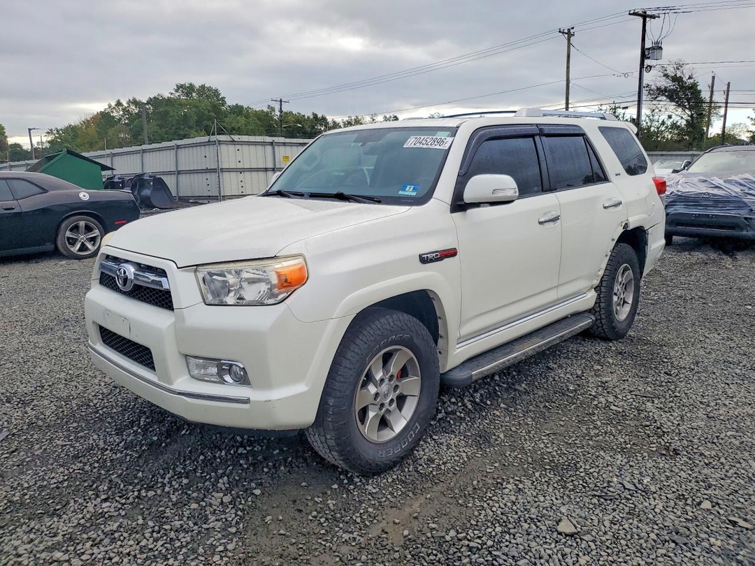 Вид 2012 TOYOTA 4RUNNER SR5, угол 1