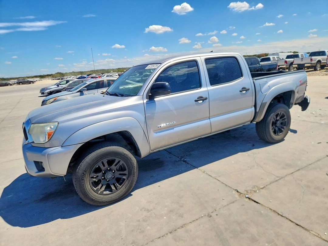 منظر 2015 TOYOTA TACOMA V6، زاوية 1