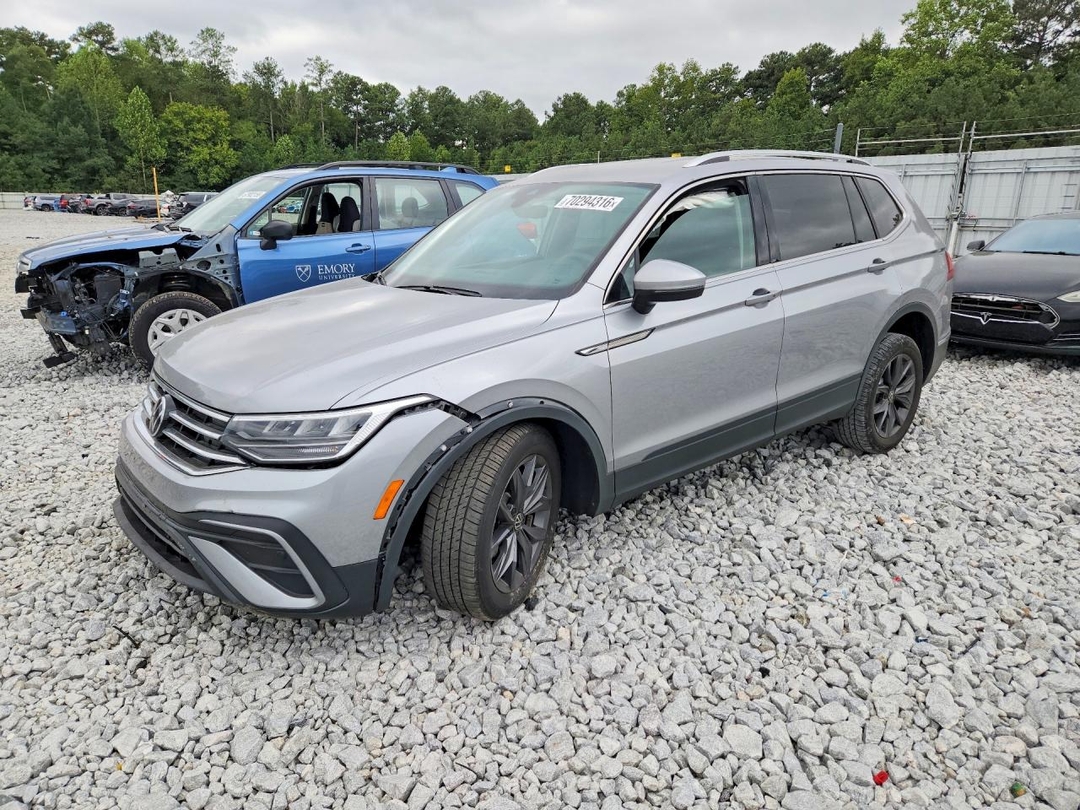 Vue de 2023 VOLKSWAGEN TIGUAN SE, angle 1